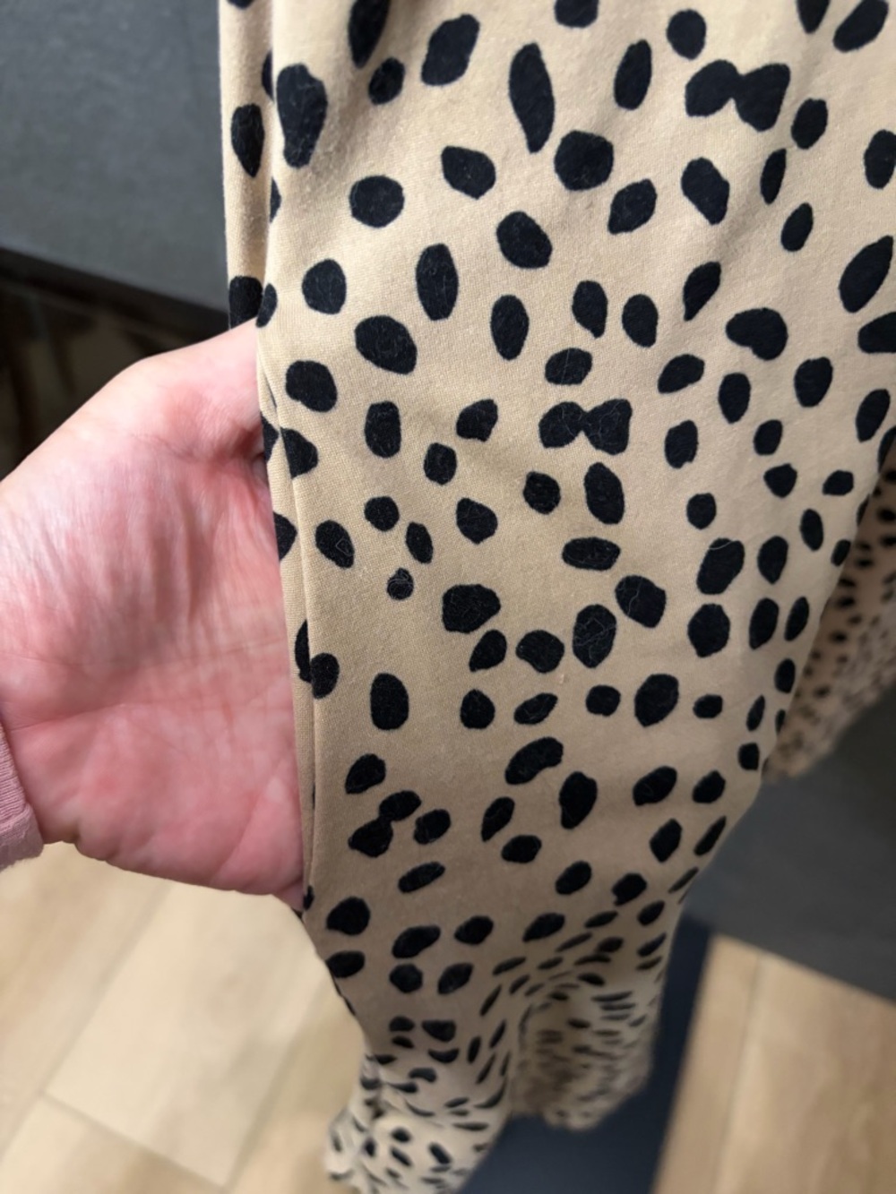 Tan and Black Dalmatian Print V Neck Dress Size Medium - Picture 4 of 13